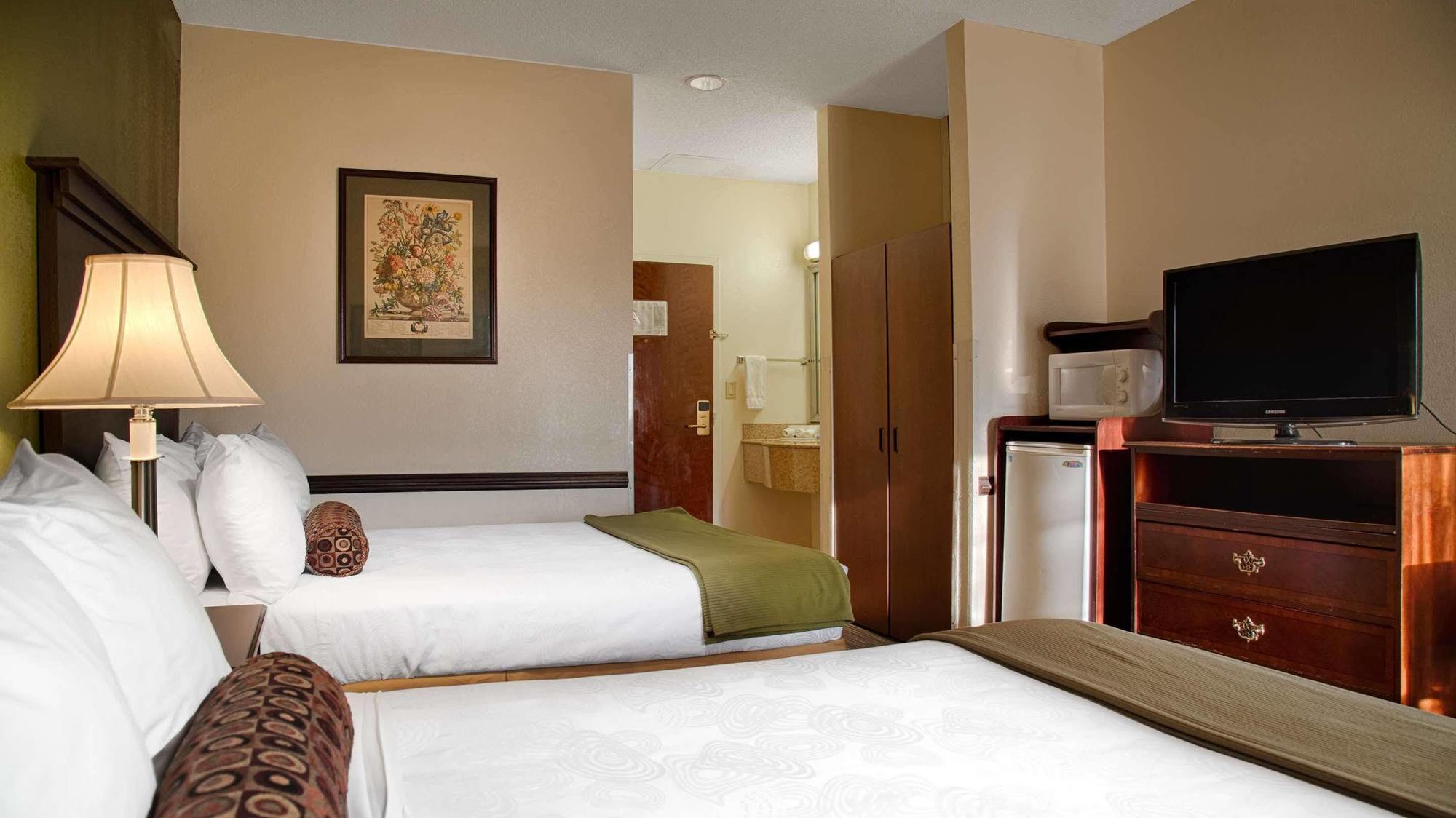 Best Western Plus South Hill Inn Exterior foto